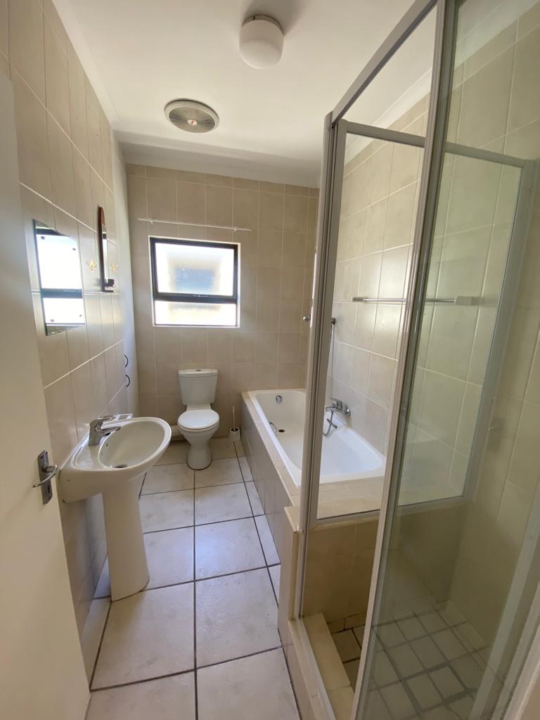 To Let 2 Bedroom Property for Rent in Guldenland Western Cape